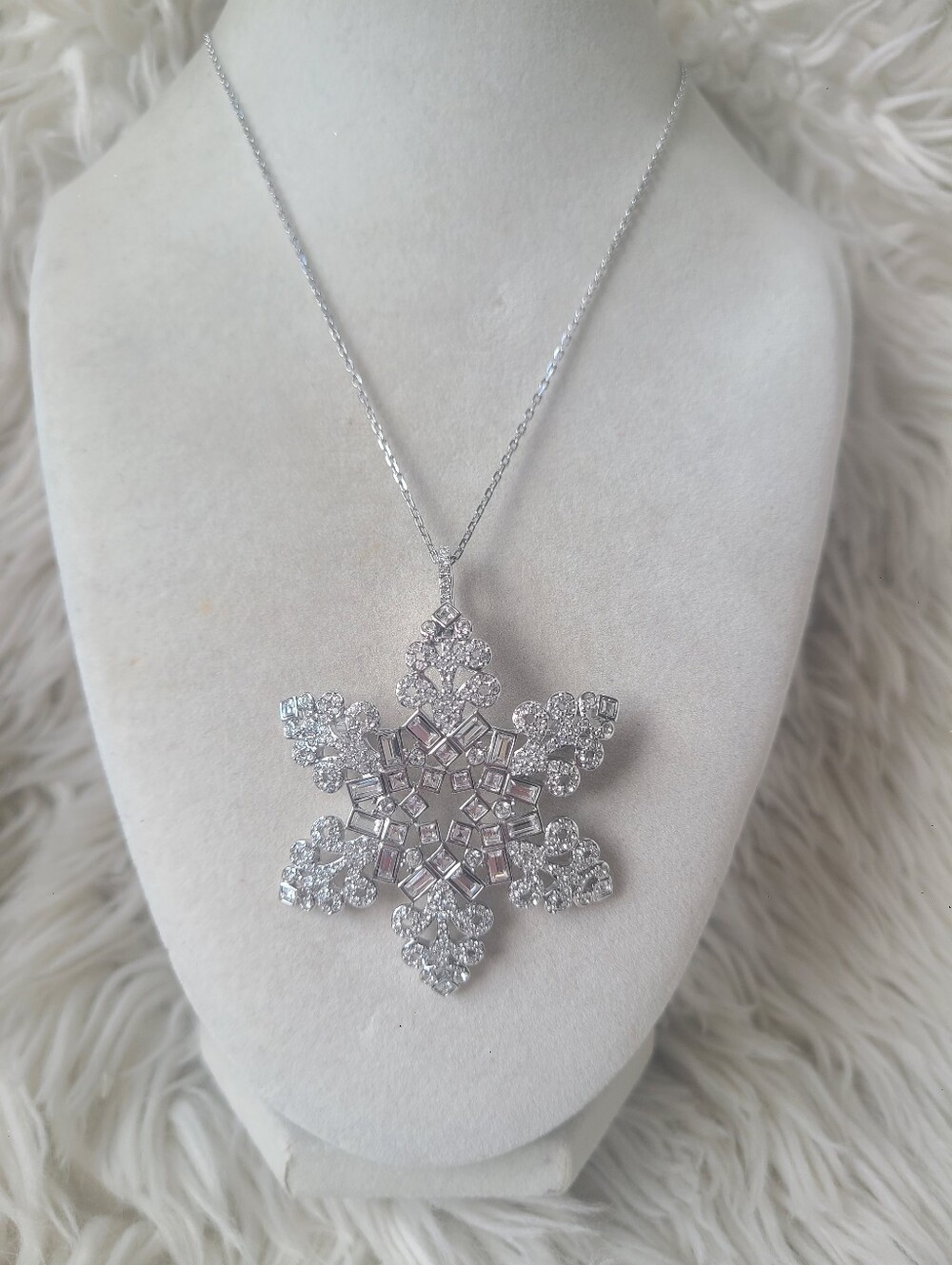 Swarovski 2004 Silver Snowflake Crystal Pendant Necklace And Brooch-Excellent Co